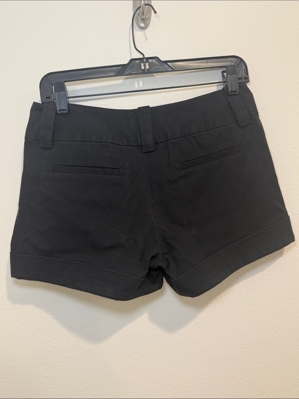 Alice + Olivia Black High-Rise Cuffed Shorts - Picture 3 of 4